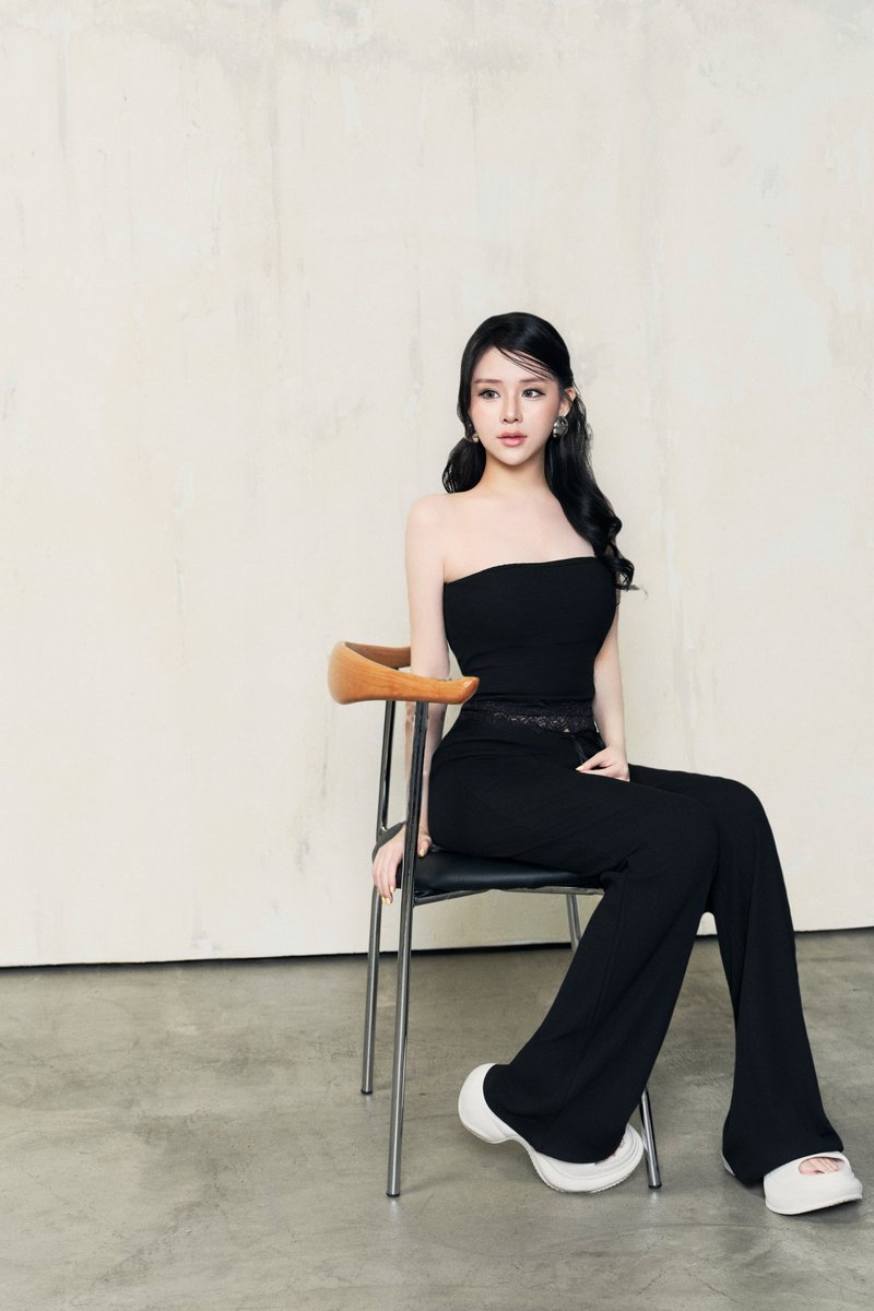 Belle Set in Black