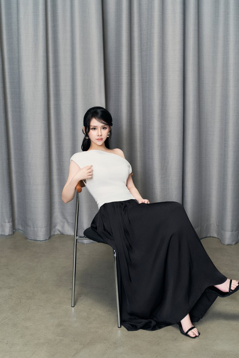 Eloise Skirt in Jet Black